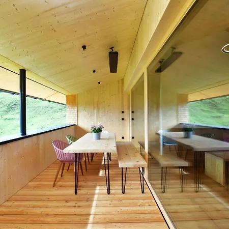 Straussberghof Apartment *